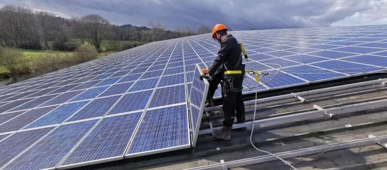 Diagnostic d’une installation photovoltaïque par un technicien